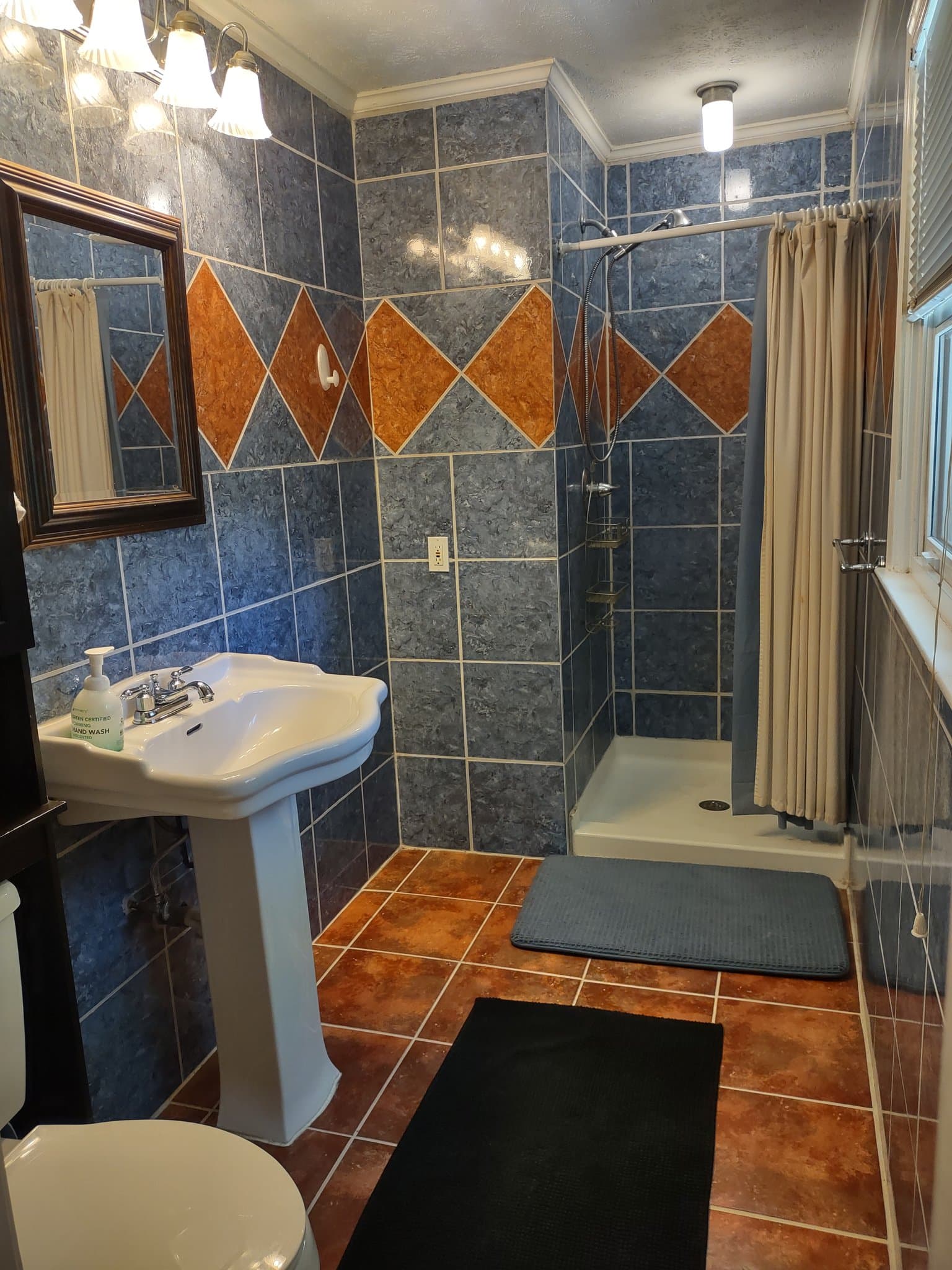 Norcross Single Room: 5823 Button gwinnett pl