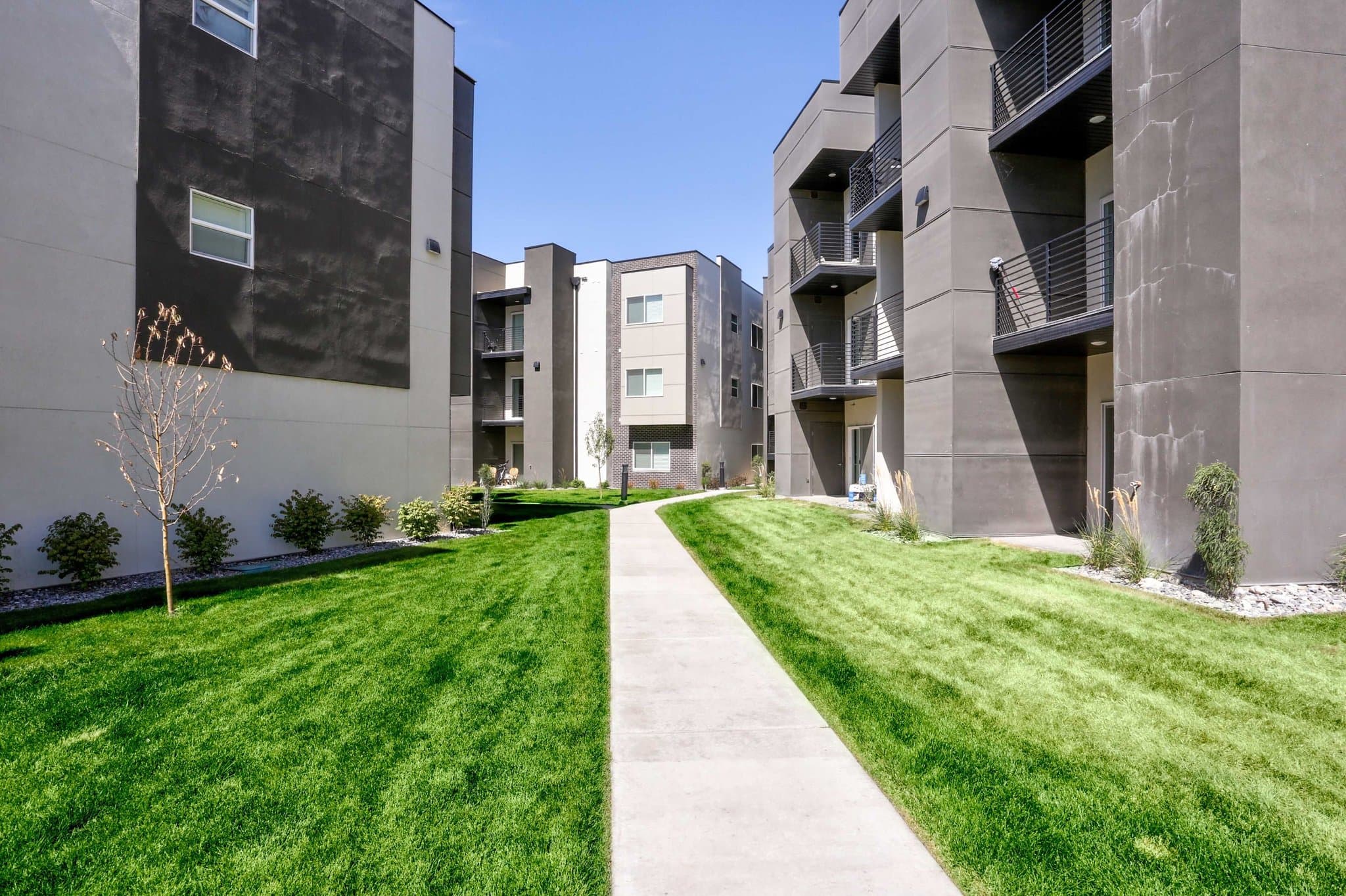 Vineyard Apartment: 250 N Mill Rd