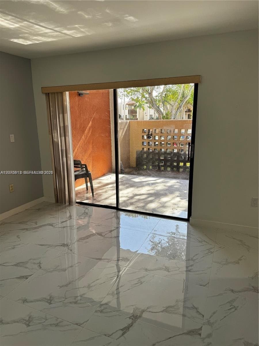 Miami Condo: 10257 NW 9th St Cir