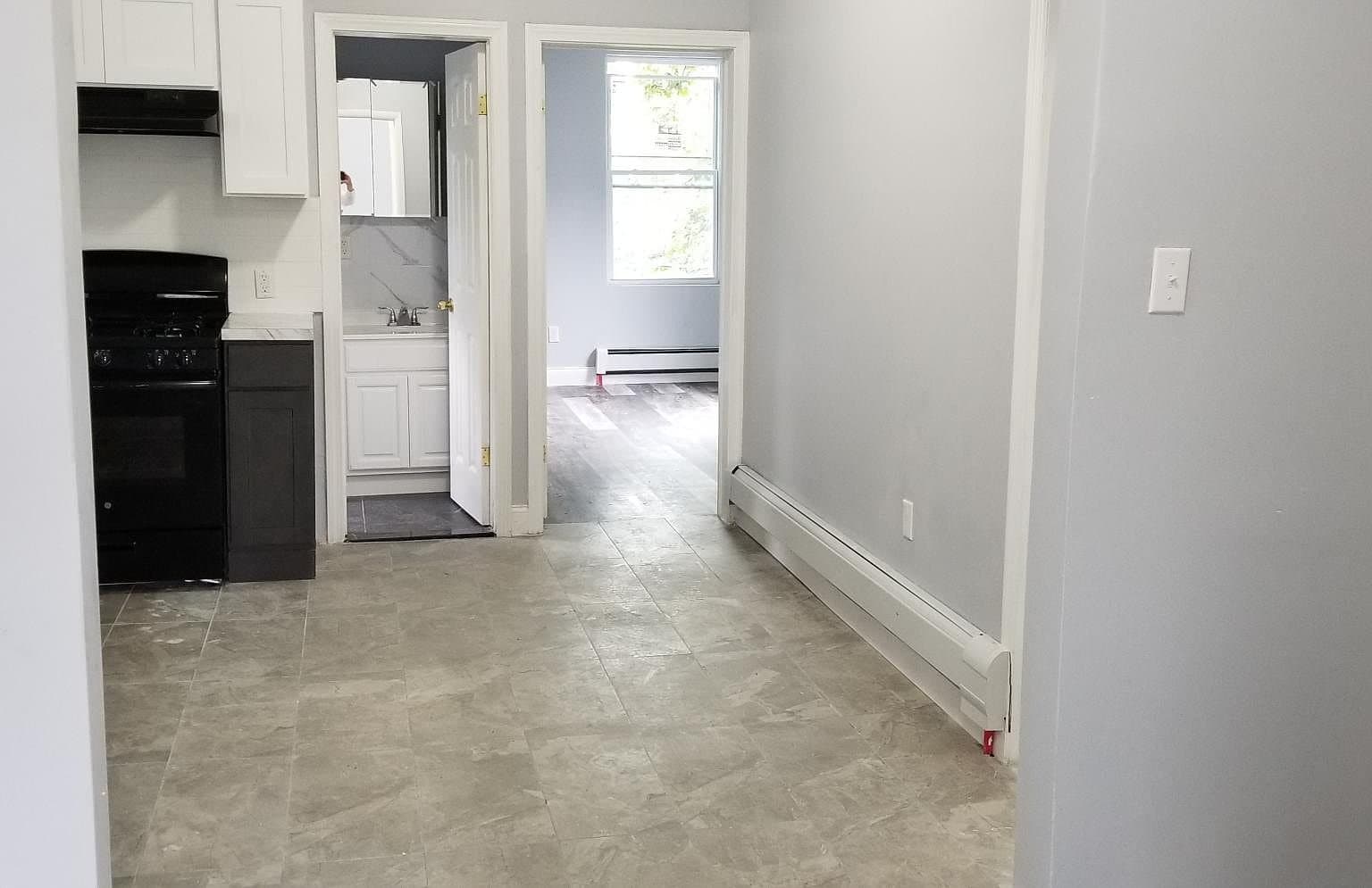Jersey City Apartment: 79 Myrtle Ave