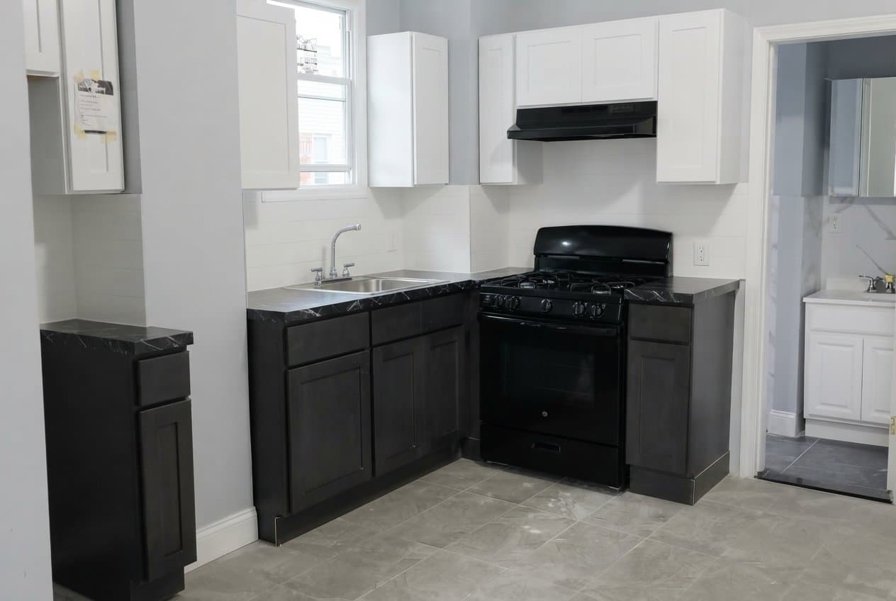 Jersey City Apartment: 79 Myrtle Ave