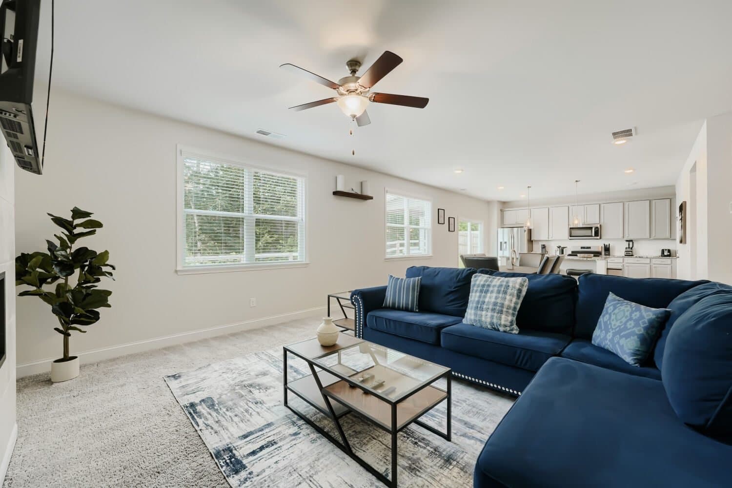 Dallas House: 38 Leyland Circle Dallas