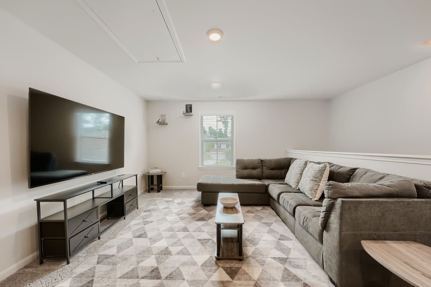 Dallas House: 38 Leyland Circle Dallas
