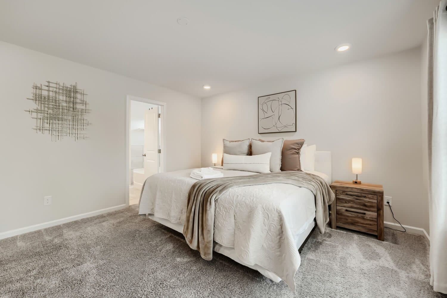Dallas House: 38 Leyland Circle Dallas