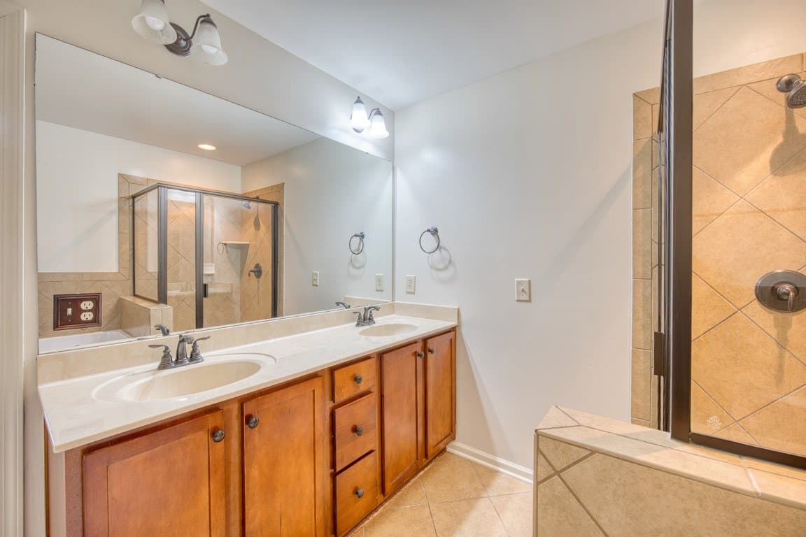 Cary Townhome: 419 Matheson Pl