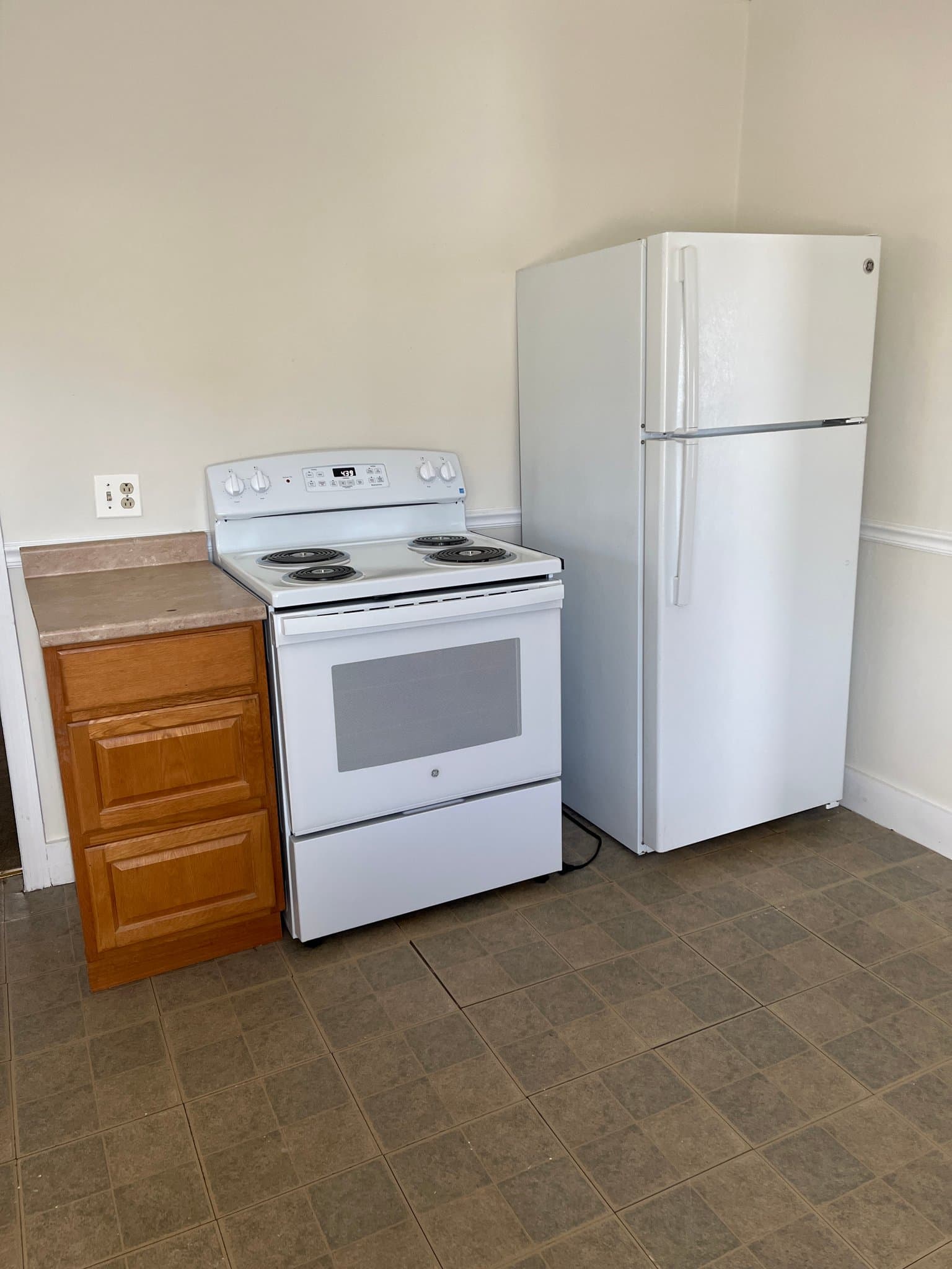 Pittsfield Apartment: 82 Henry Ave