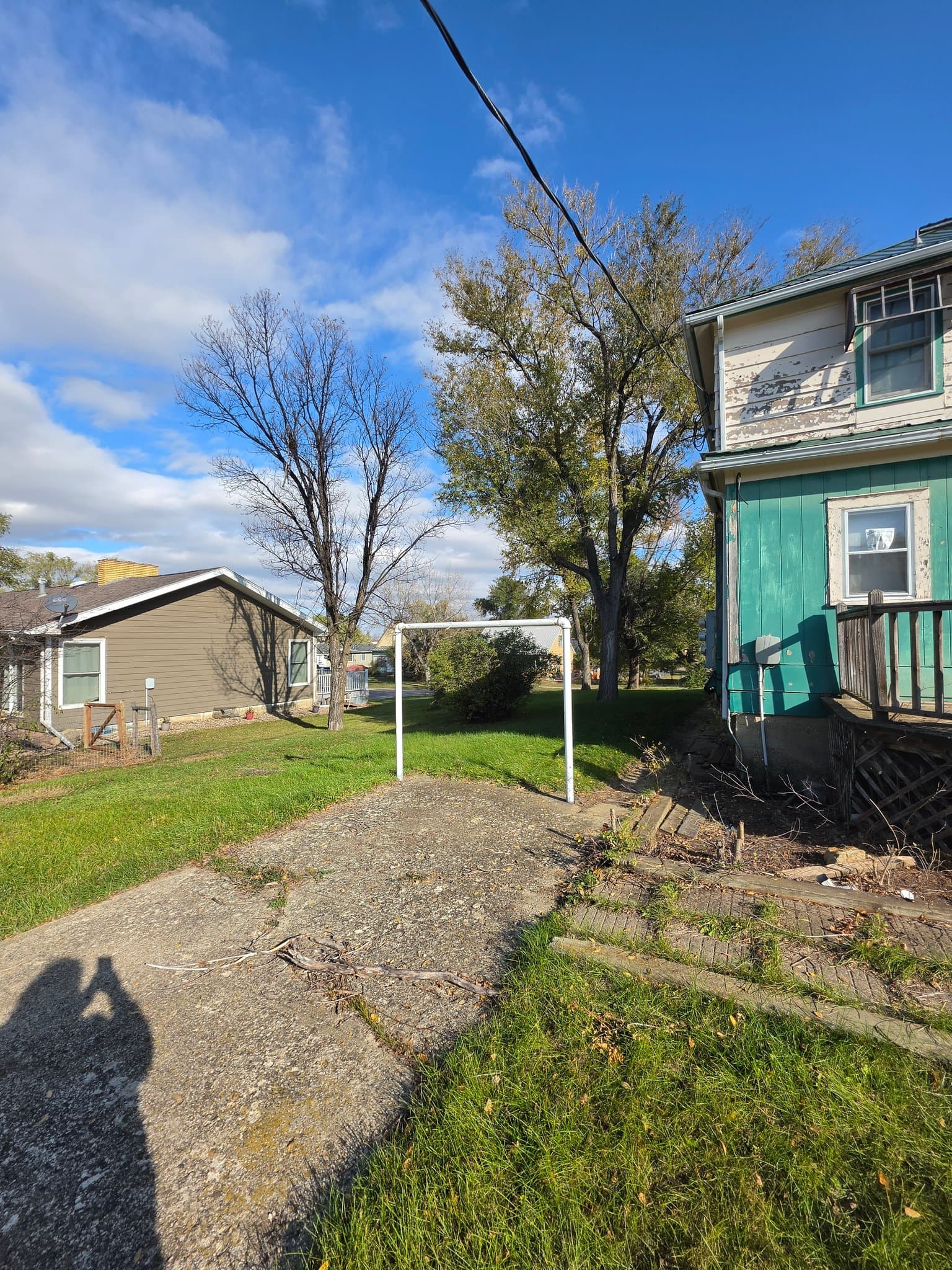 Lemmon Multiplex: 411 3rd Ave W