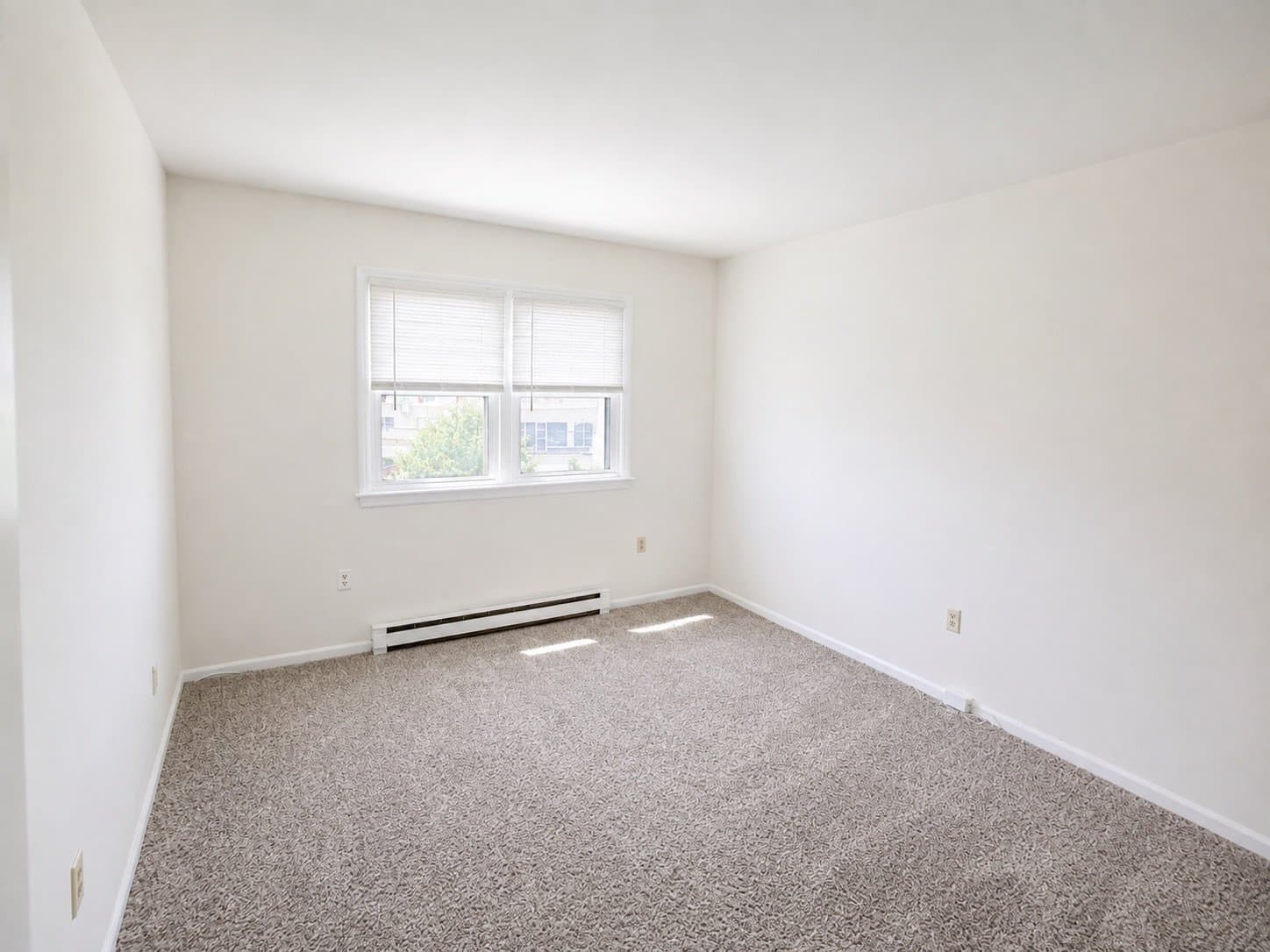 Glenside Townhome: 2539 Jenkintown Rd