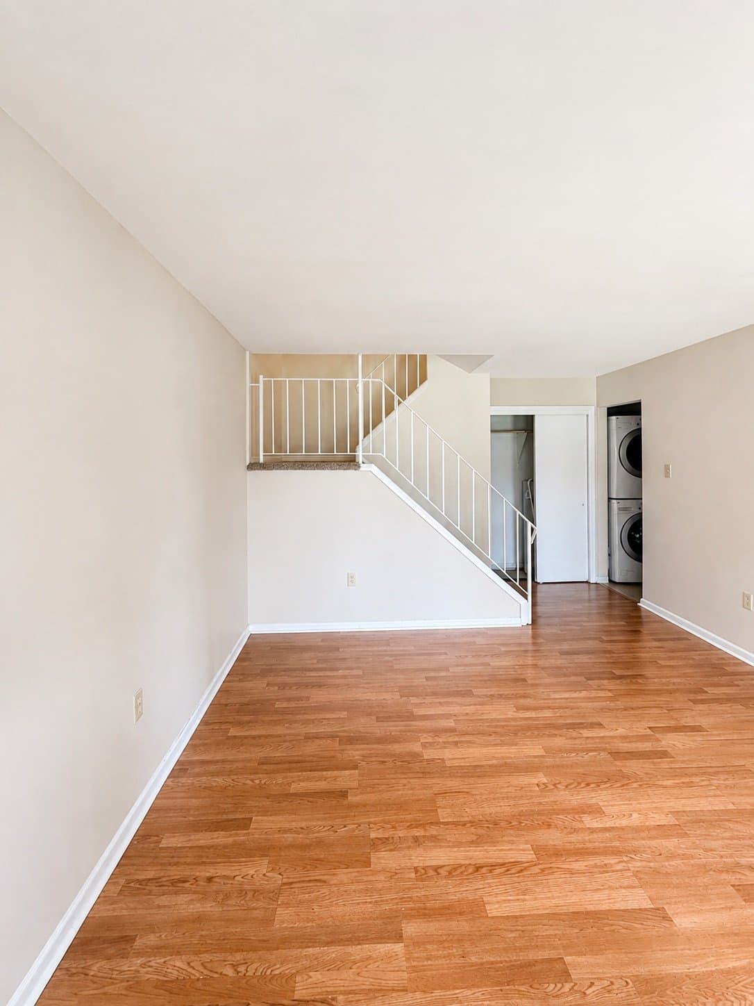 Glenside Townhome: 2539 Jenkintown Rd