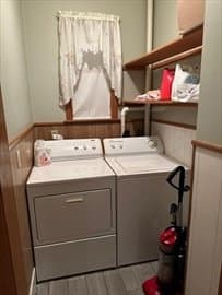Belmont Single Room: 416 Trapelo Rd
