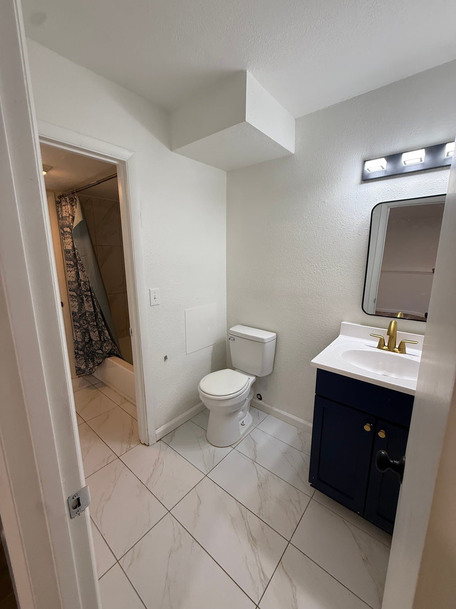 Wichita Apartment: 420 S Meridian Ave Apt 203