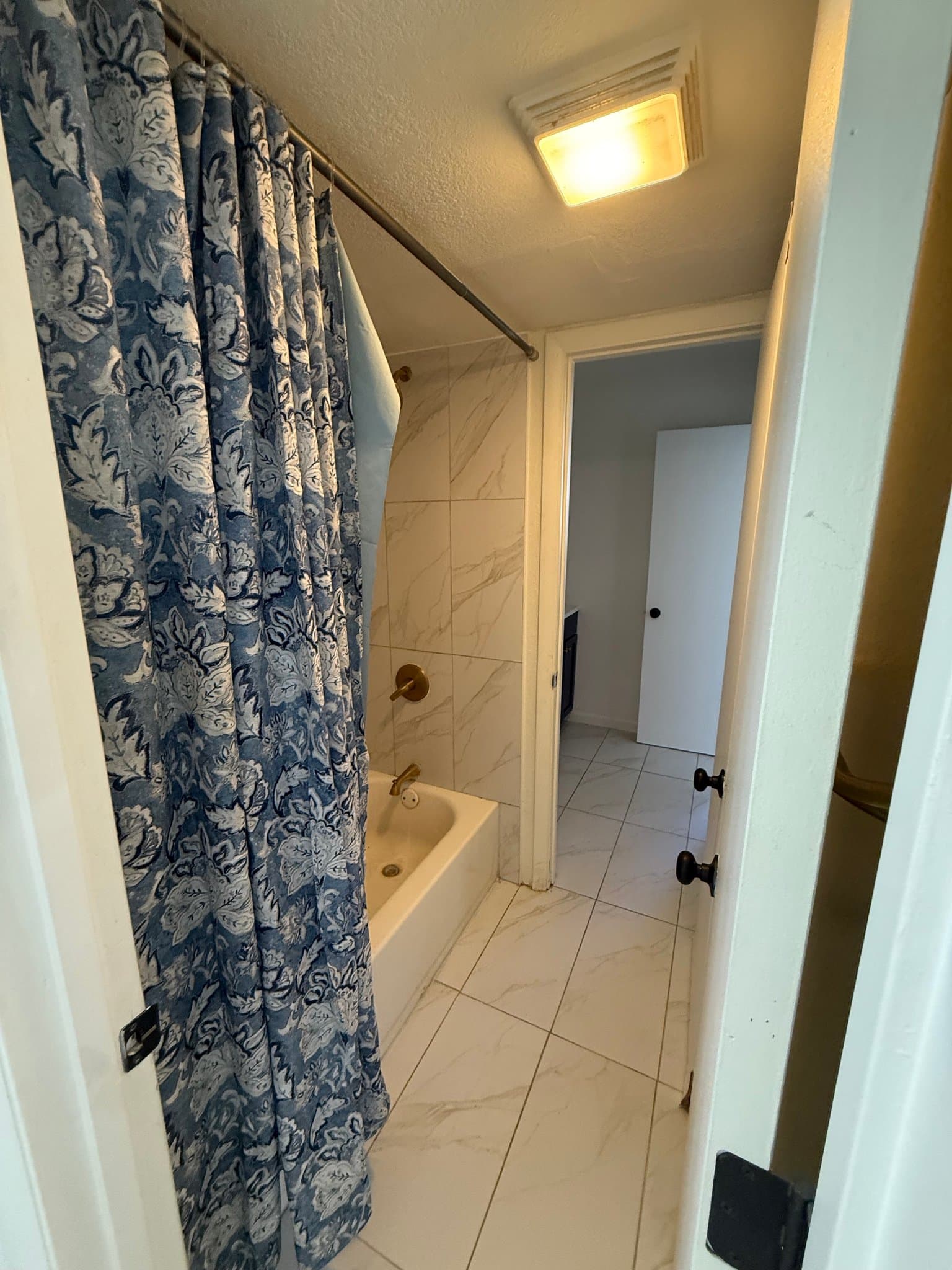 Wichita Apartment: 420 S Meridian Ave Apt 203