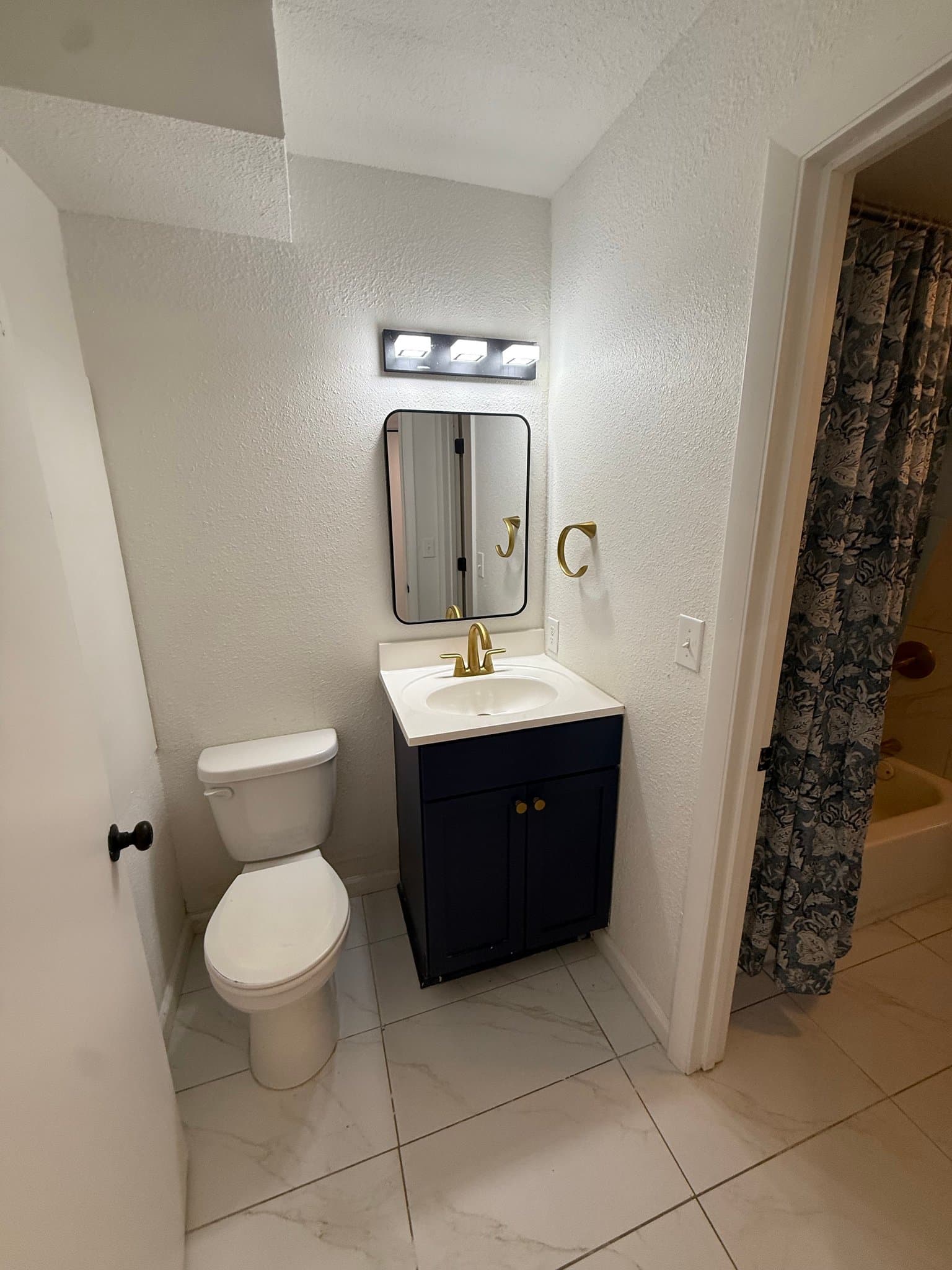 Wichita Apartment: 420 S Meridian Ave Apt 203