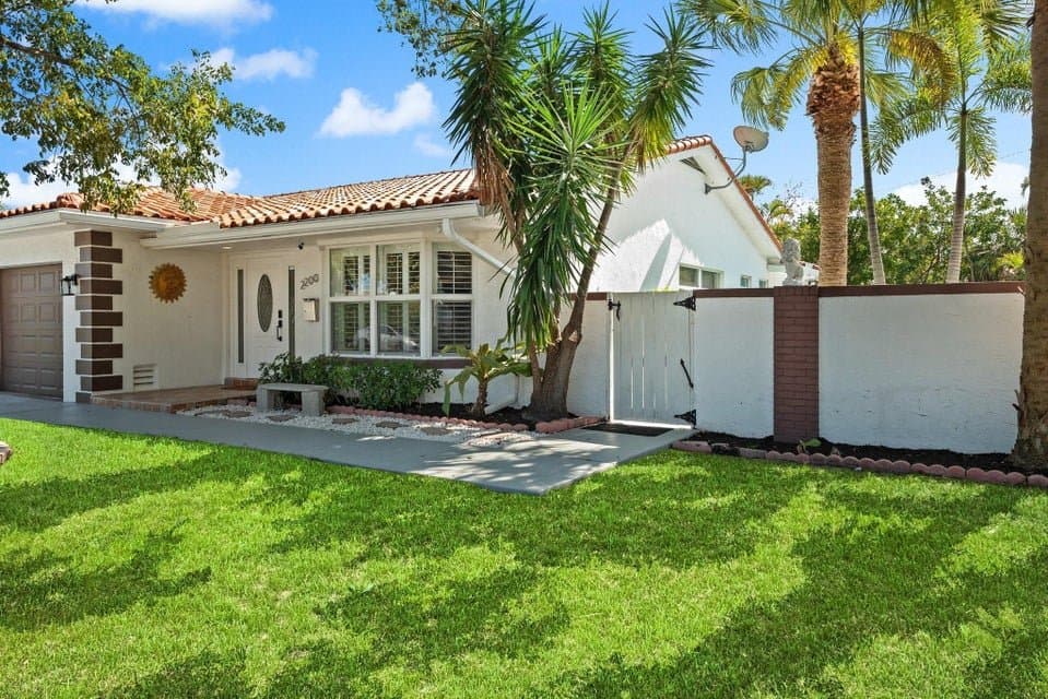 Fort Lauderdale Townhome: 2200 NE 36th St