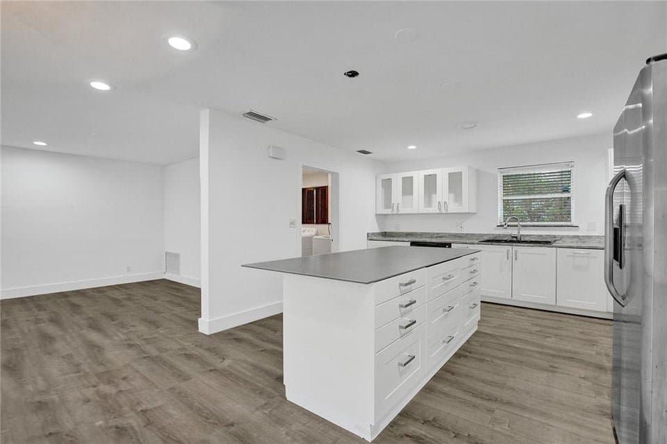 Fort Lauderdale House: 5981 NE 22nd Way