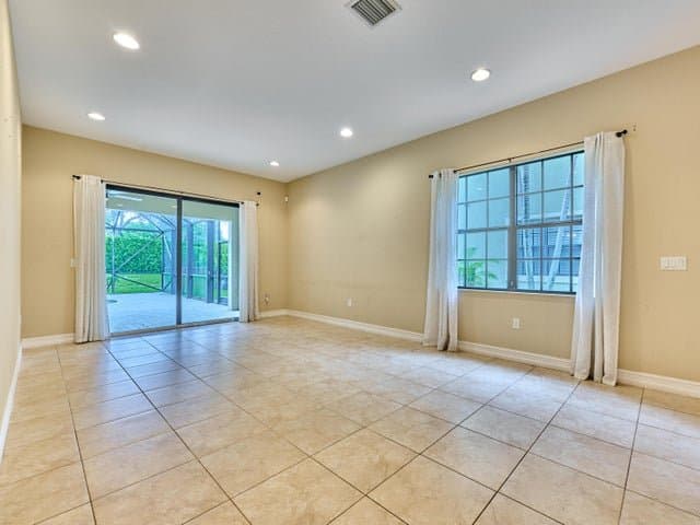 Parkland House: 7593 NW 113th Ave