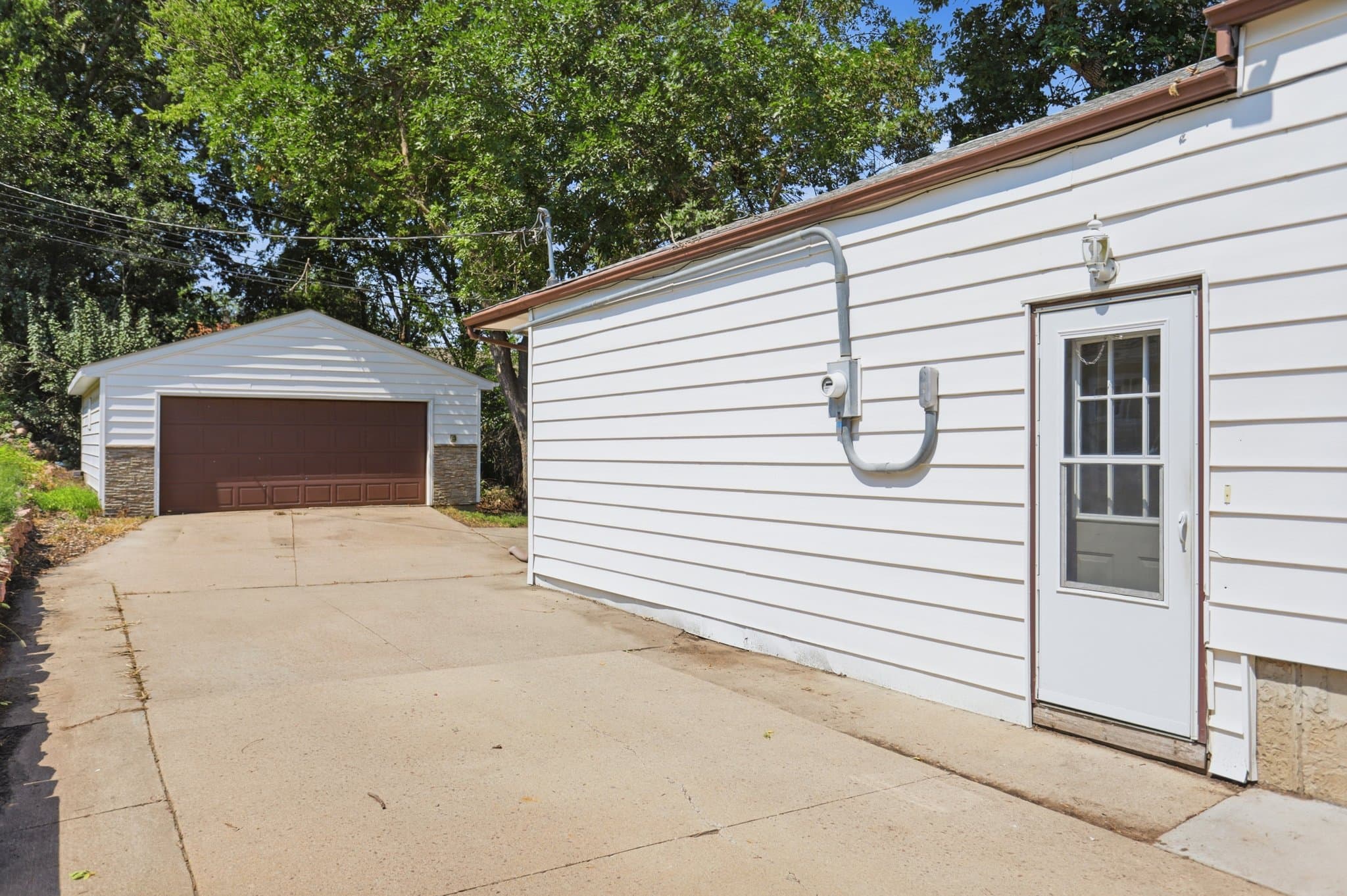 Sioux Falls House: 717 S Hawthorne Ave