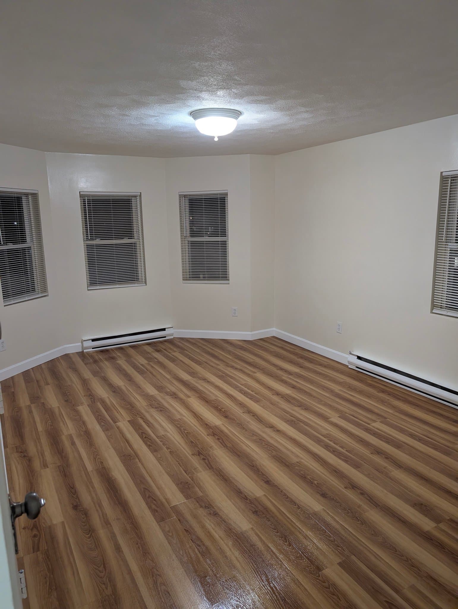 Beverly Apartment: 41 Elliott St