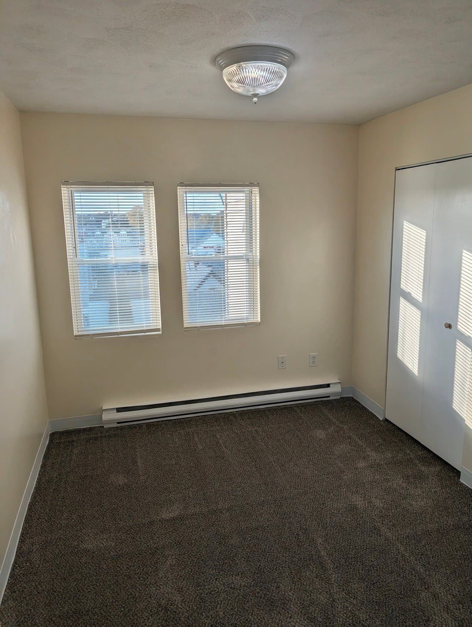 Beverly Apartment: 41 Elliott St