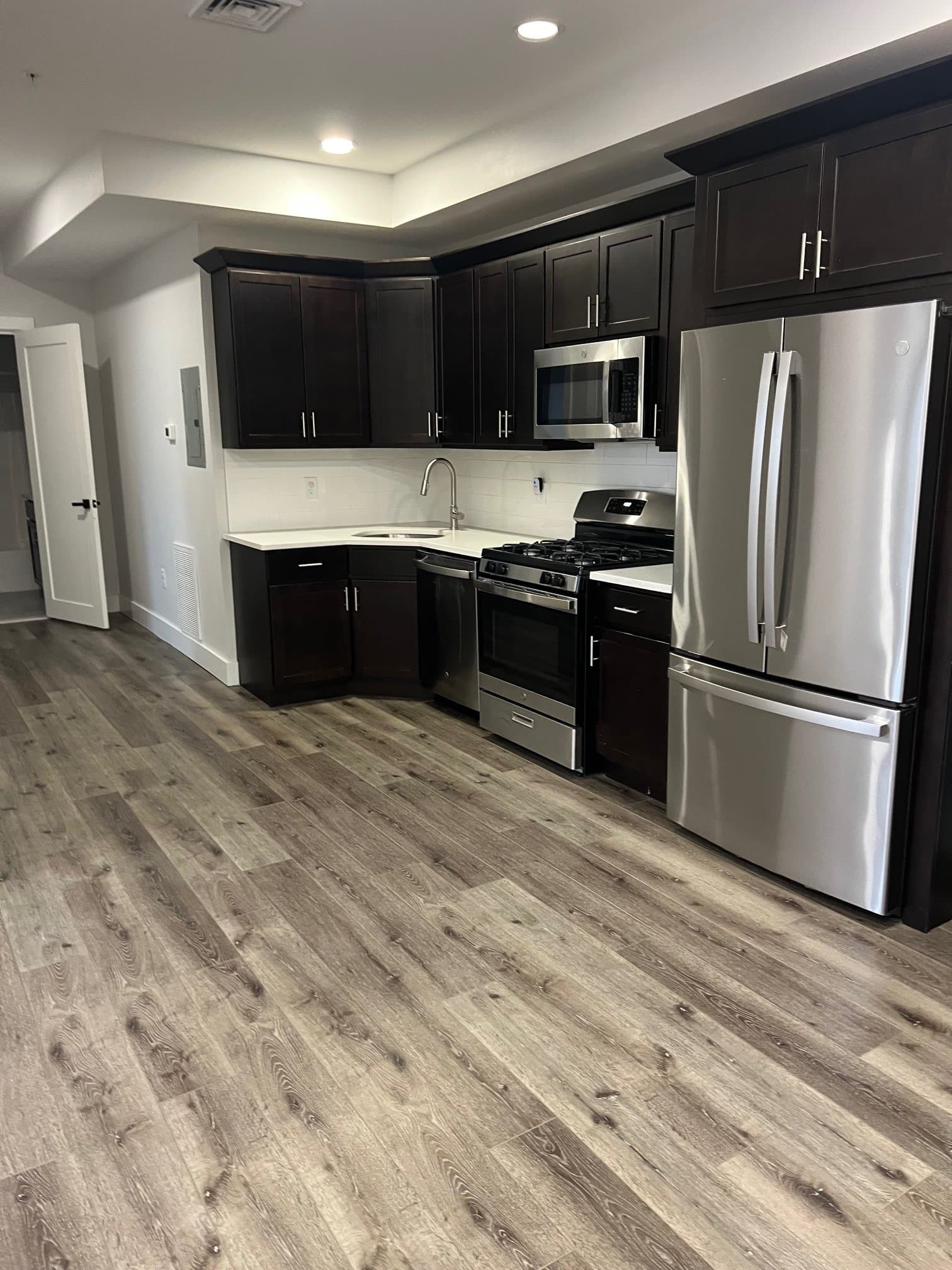 Lawrence Apartment: 369 Haverhill St