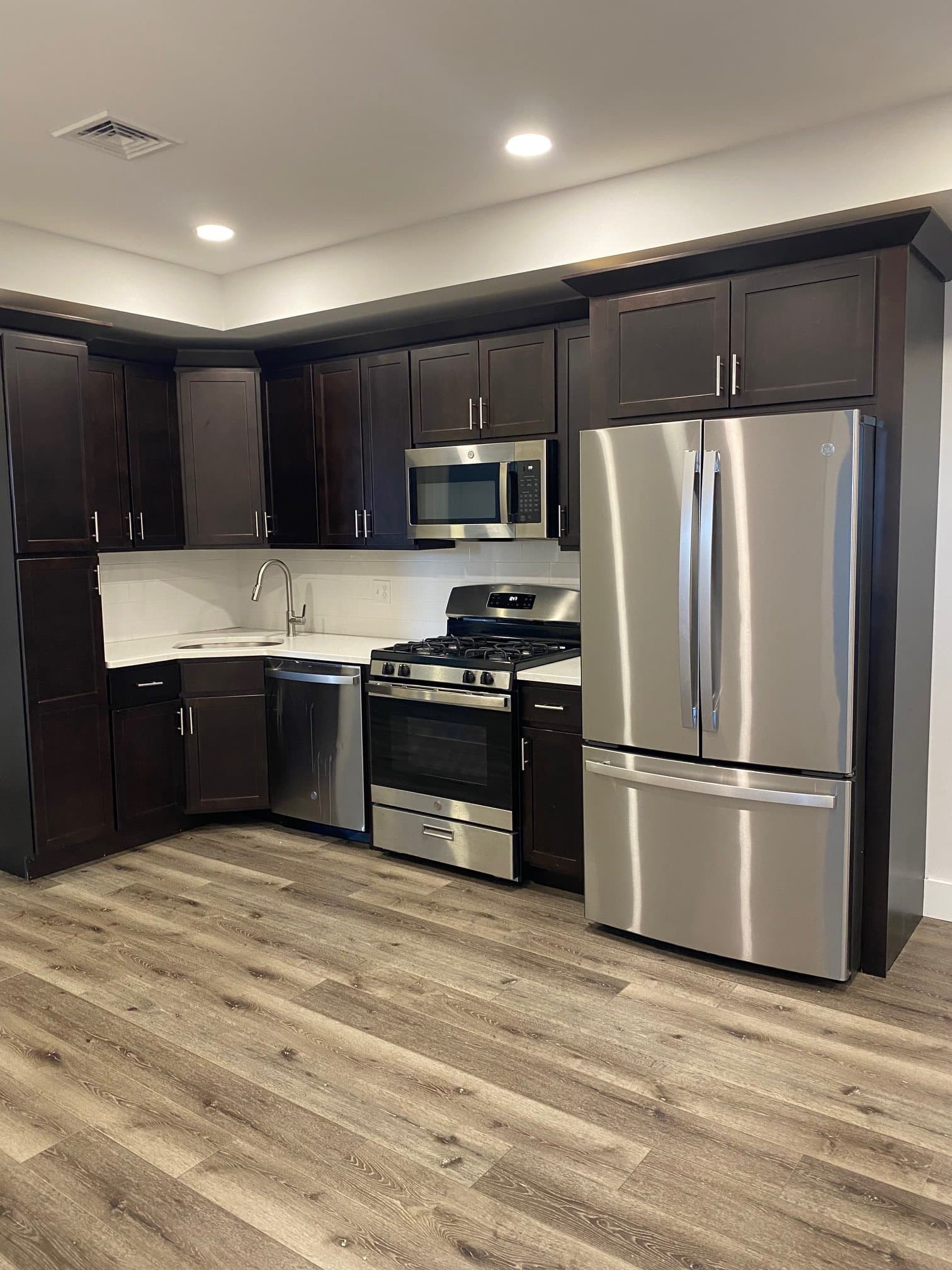 Lawrence Apartment: 369 Haverhill St