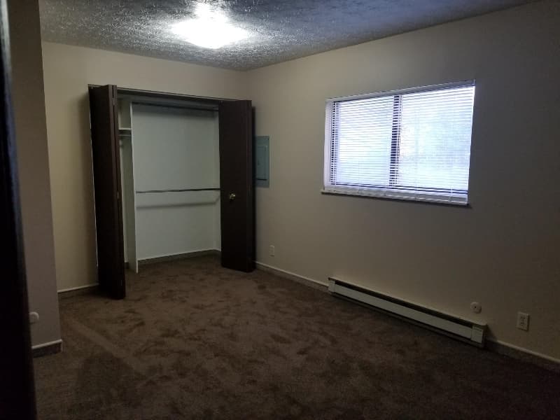 Akron Apartment: 2376 E Market St