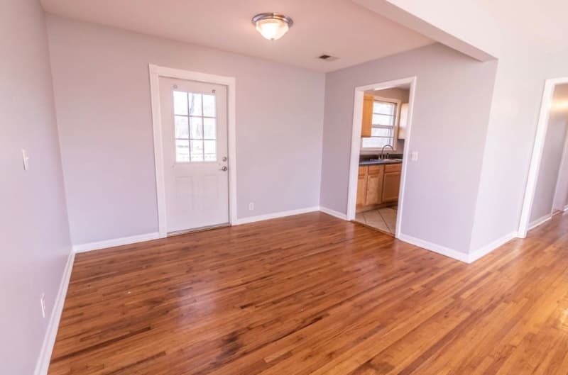 Madison House: 1002 Jasperson Drive