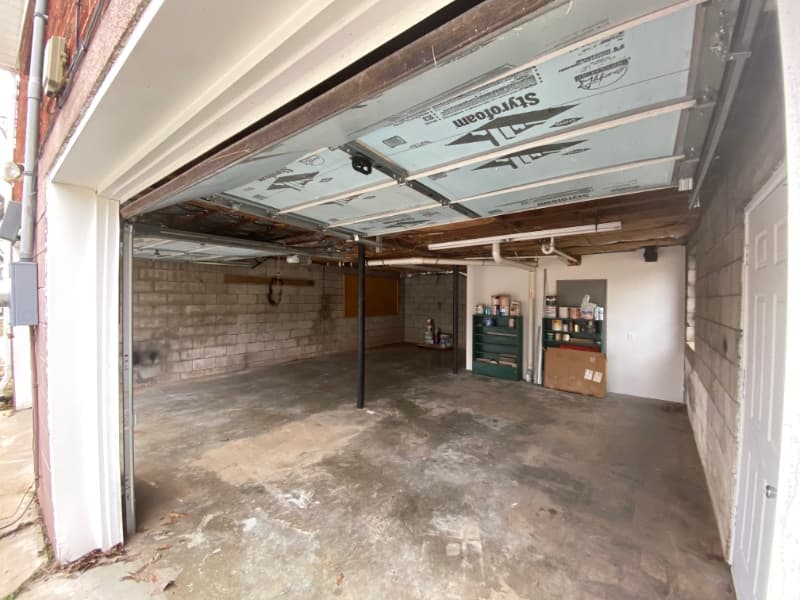 Madison House: 1002 Jasperson Drive