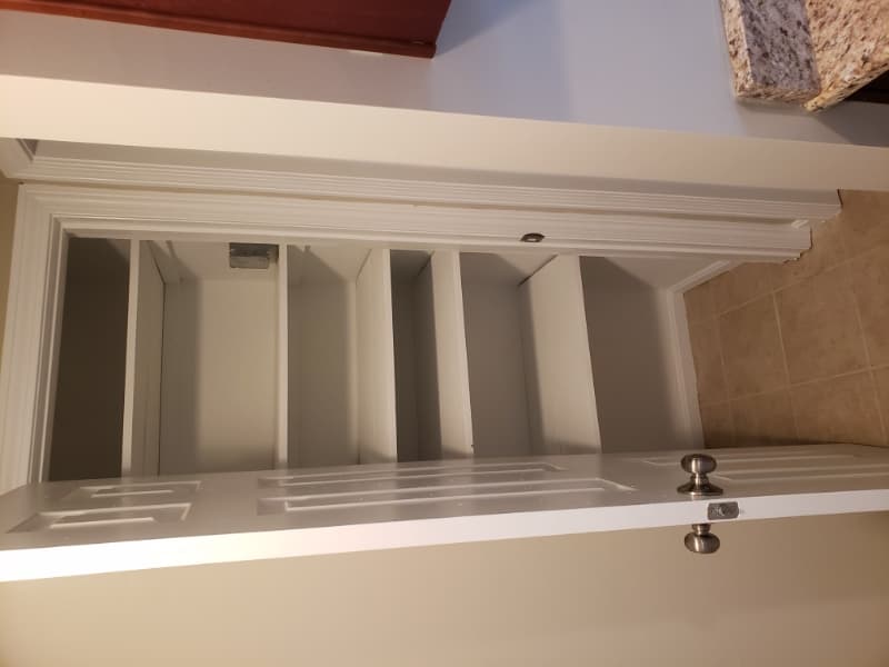 Middleboro Apartment: 82 E Grove St