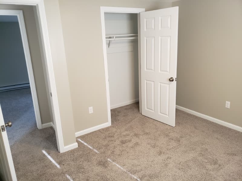 Middleboro Apartment: 82 E Grove St