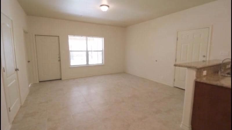 Lardo Apartment: 1601 B. Jacaman Rd.