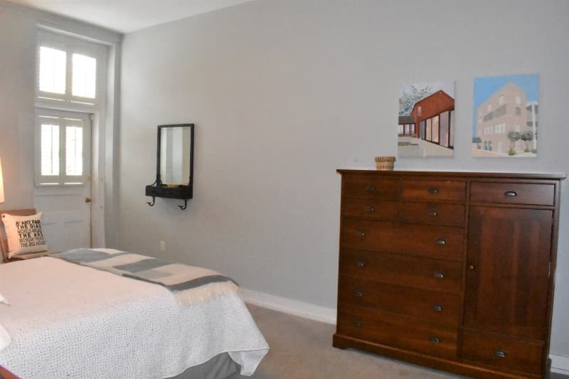 Charleston Apartment: 67 Legare St