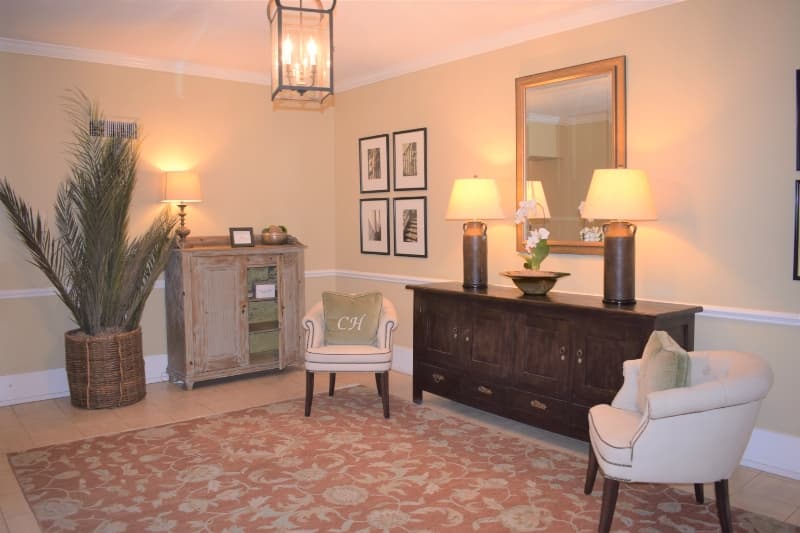 Charleston Apartment: 67 Legare St
