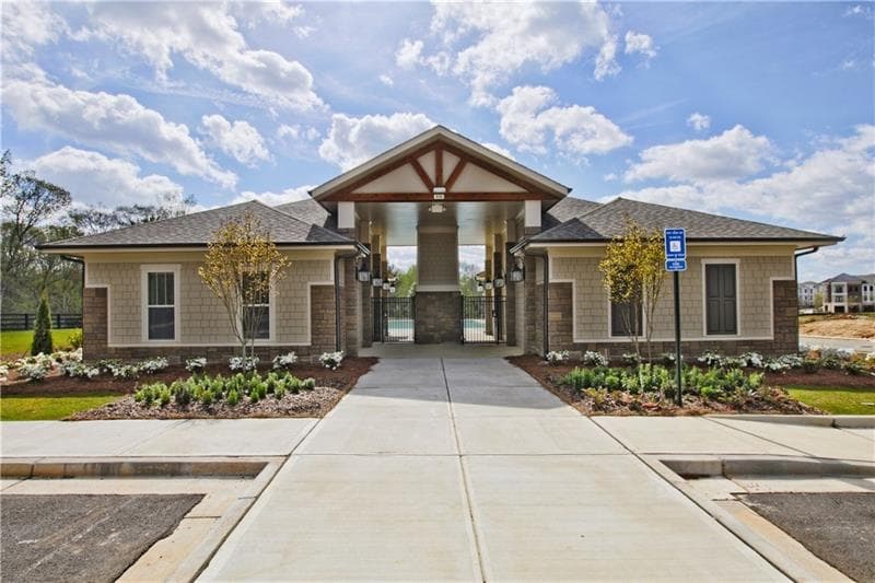 Alpharetta House: 570 Turlington Place
