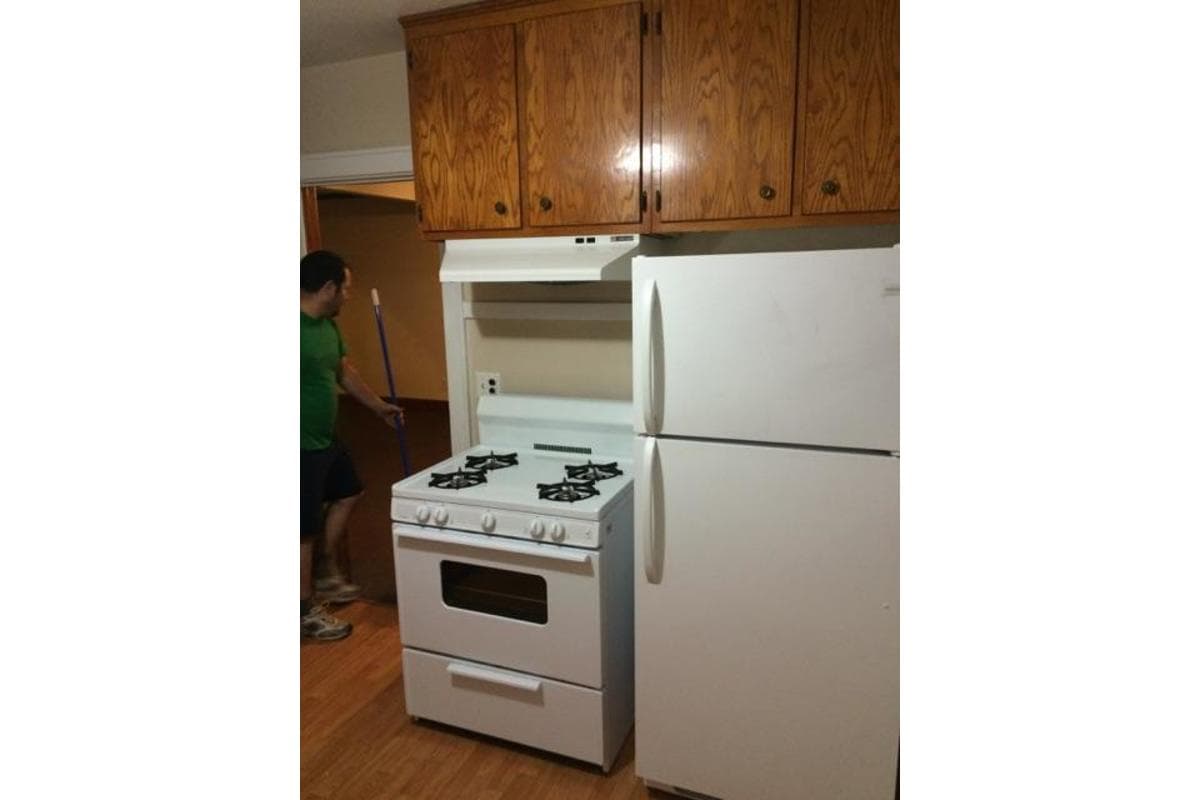 East Peoria House: 207 Almiron St