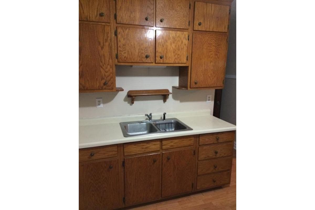 East Peoria House: 207 Almiron St