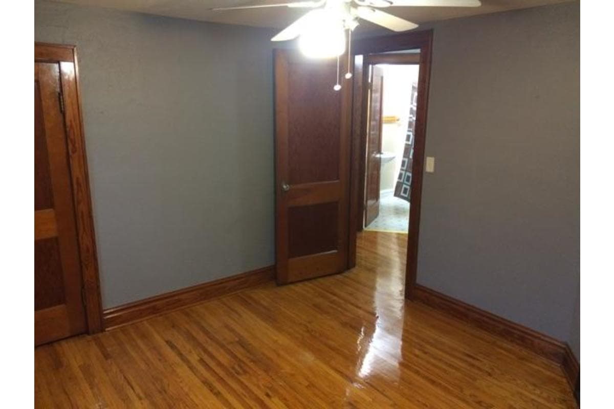 East Peoria House: 207 Almiron St