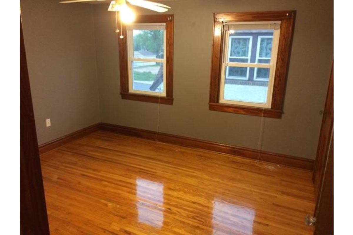 East Peoria House: 207 Almiron St