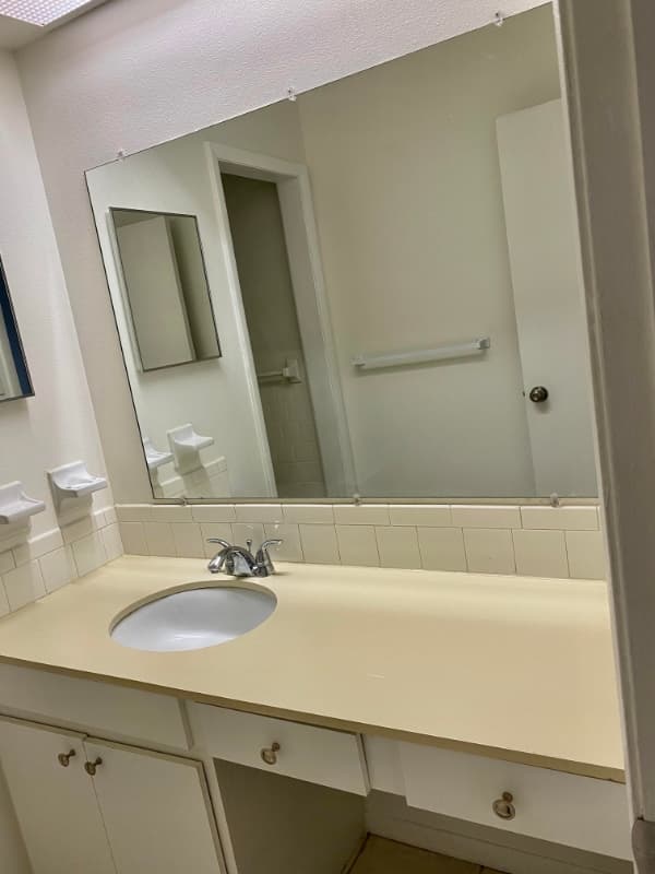 Tampa Apartment: 115 S Lois Ave, #122