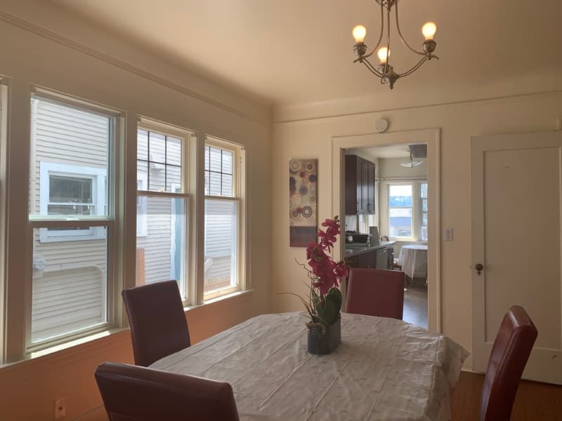 Seattle House: 2401 Boylston Ave E