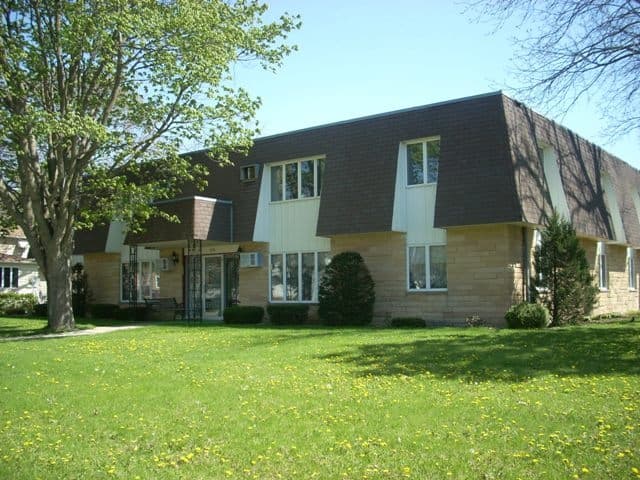Amboy Multiplex: 425 W Maine St