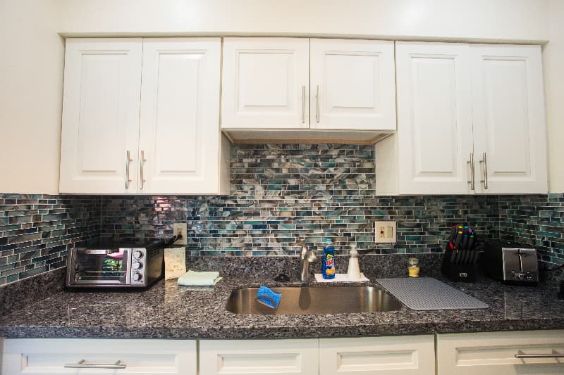 Hollywood Apartment: 1930 Grant St