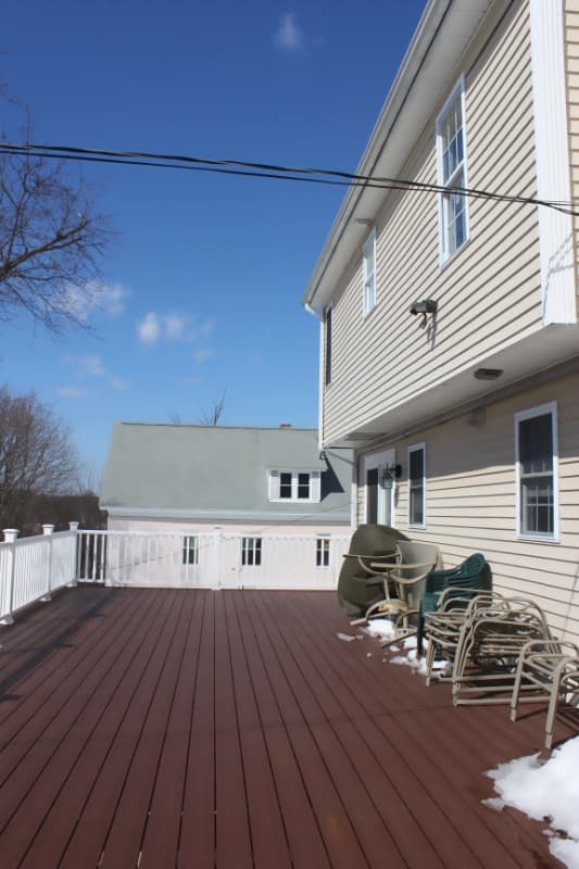 Worcester House: 14 Dixon Ave