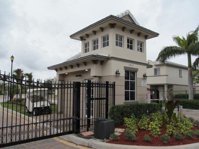 Riviera Beach Condo: 1931 Marsh Harbour Dr