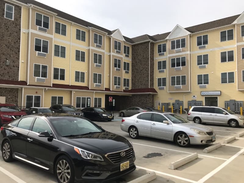 Somerset Apartment: 510 Hamilton St