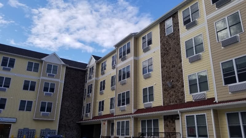 Somerset Apartment: 510 Hamilton St
