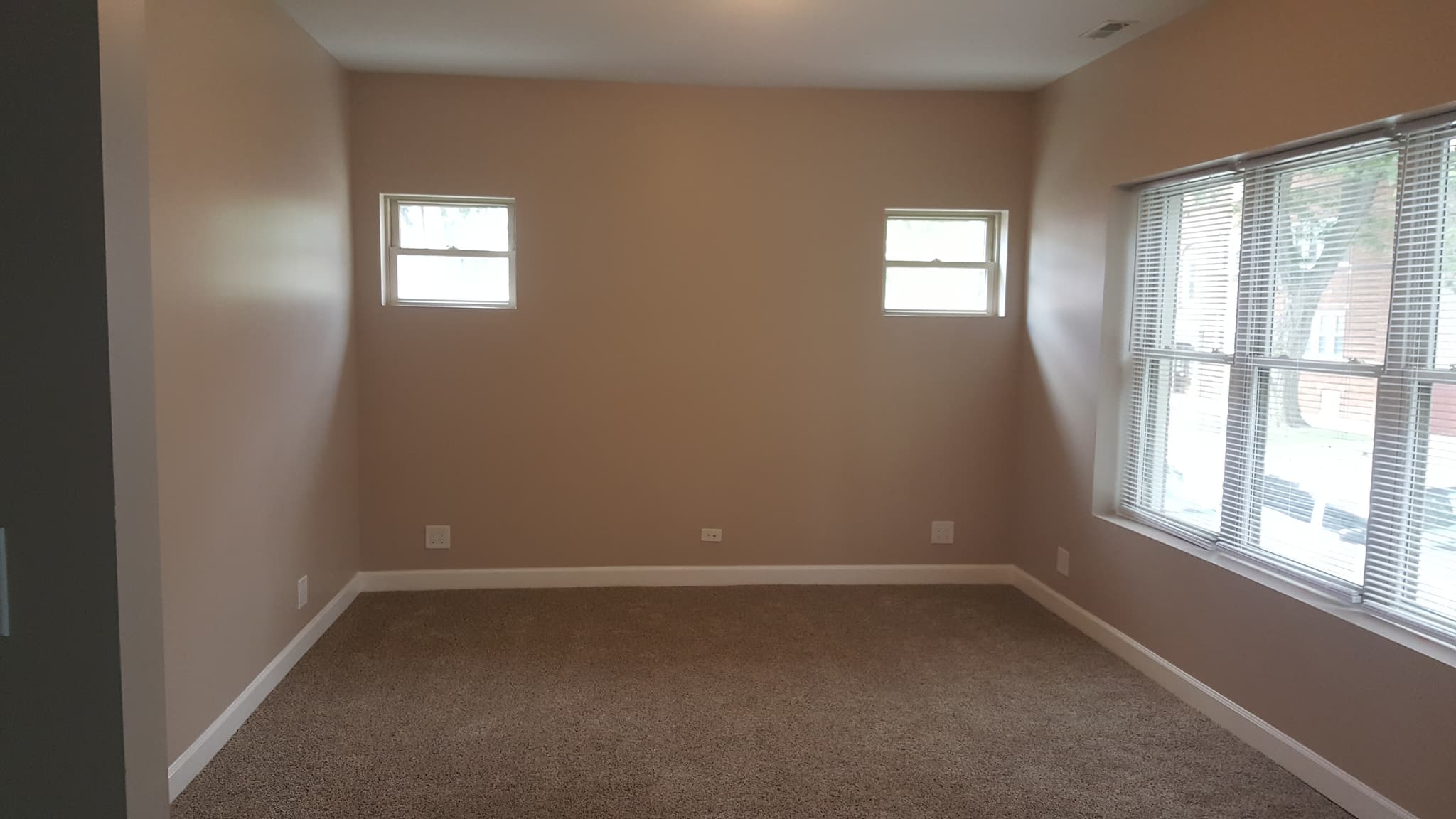Chicago Apartment: 5357 W Leland Avenue