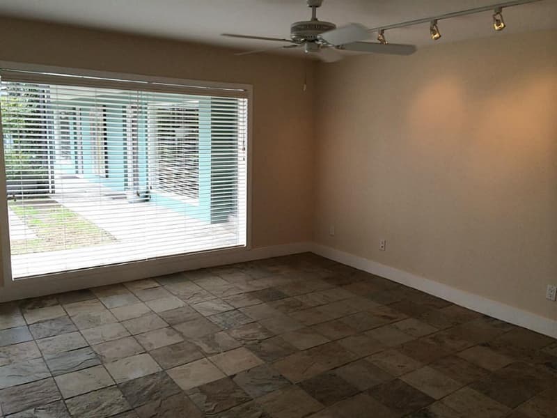 Houston Apartment: 2300 Park St
