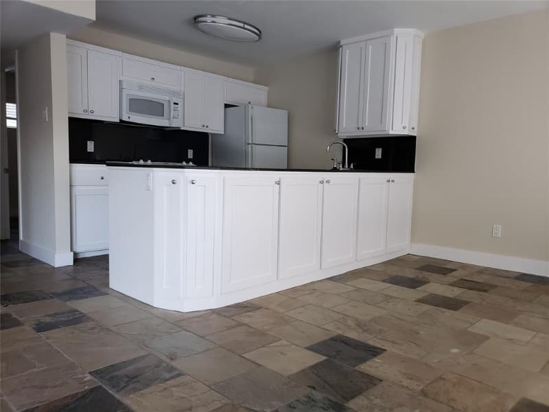 Houston Apartment: 2300 Park St