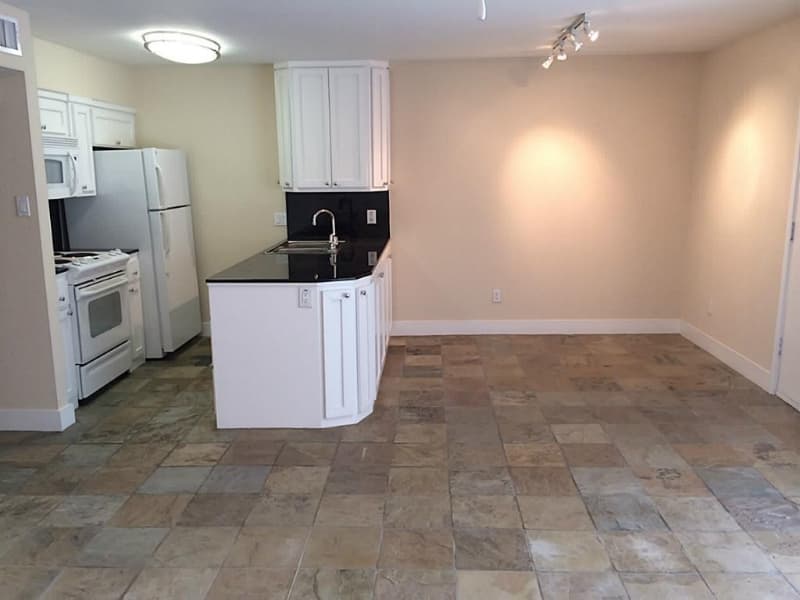 Houston Apartment: 2300 Park St